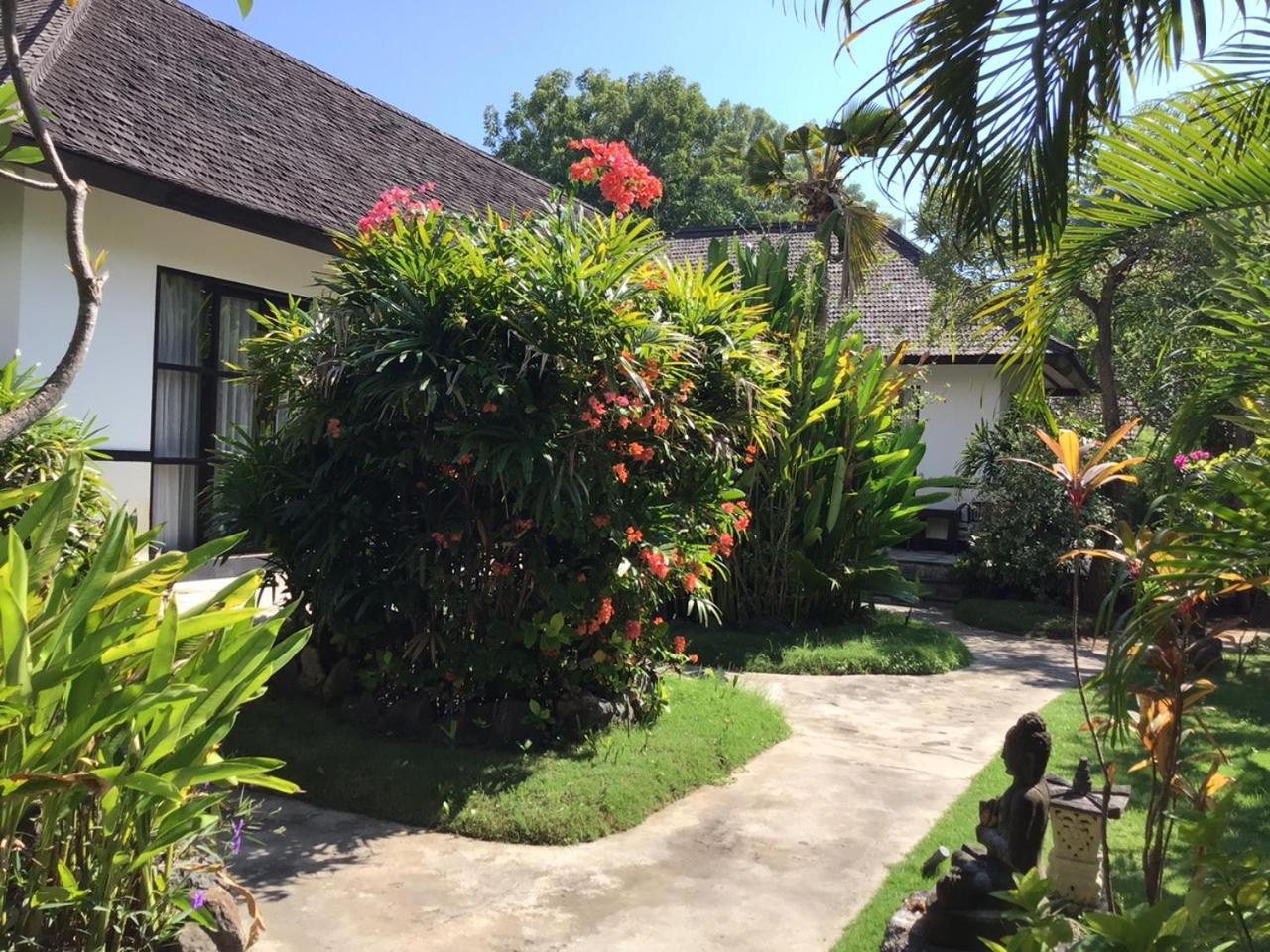 Taman Dewi Sri Villa Et Bungalow Pemuteran  Exterior photo